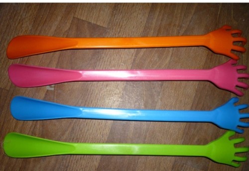 50cm plastic big hand scratching shoehorn， don‘t ask