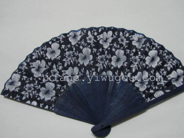 金鑫扇业扇子工艺扇小扇子礼品，中国特色蓝花布扇蜡染扇古色扇