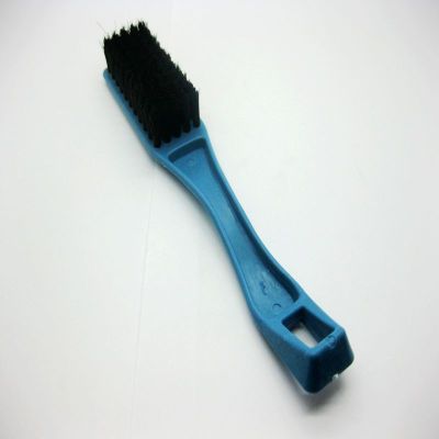 The Supply washing brush, the shoe brush, the clothing brush, the shoeshine brush shoe brush one yuan two yuan.