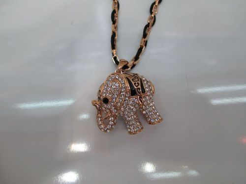 diamond elephant chain