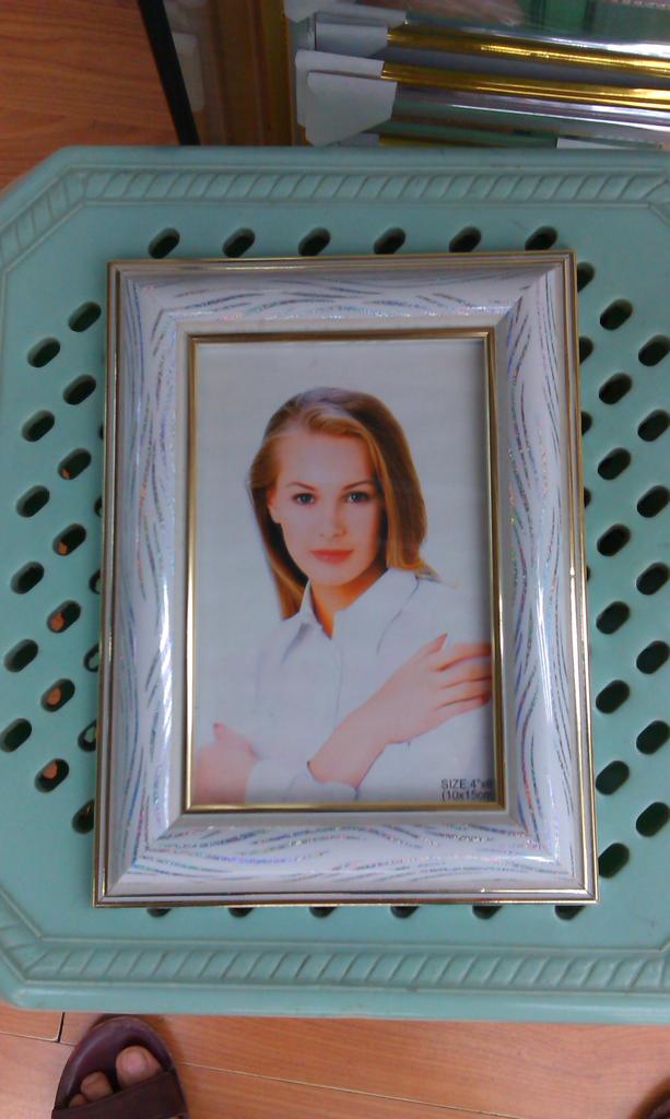 塑料相框3.5*5   一箱120个装