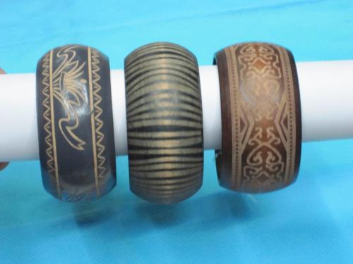 wooden bracelet， ornament， accessories， wooden beads， wood button