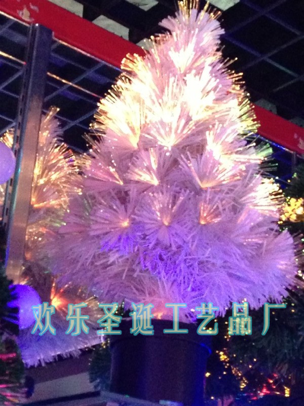 白色压花光纤树