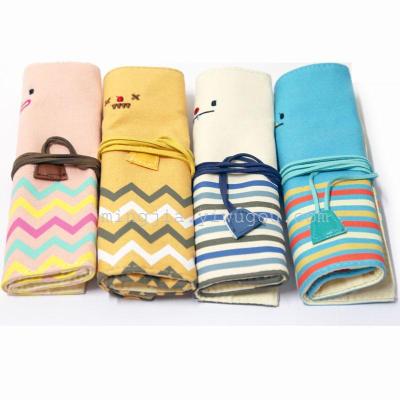 Manufacturers selling Korea smiley face roll pen bag canvas fashion students and creative stationery pencil