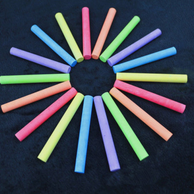 Clean dashes round children learning with high quality teaching chalk pastel