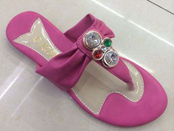 粉红色好看新款女拖鞋_ 马天利鞋业_ 义乌国际