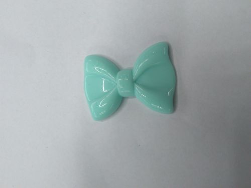 Resin Bow Tie with Diamond-Free Accessories
