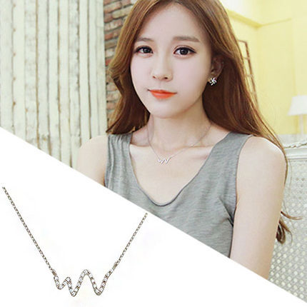 Korean Style Fashion Small Fresh Rhinestone W-Shaped Lightning Clavicle Chain Short Necklace