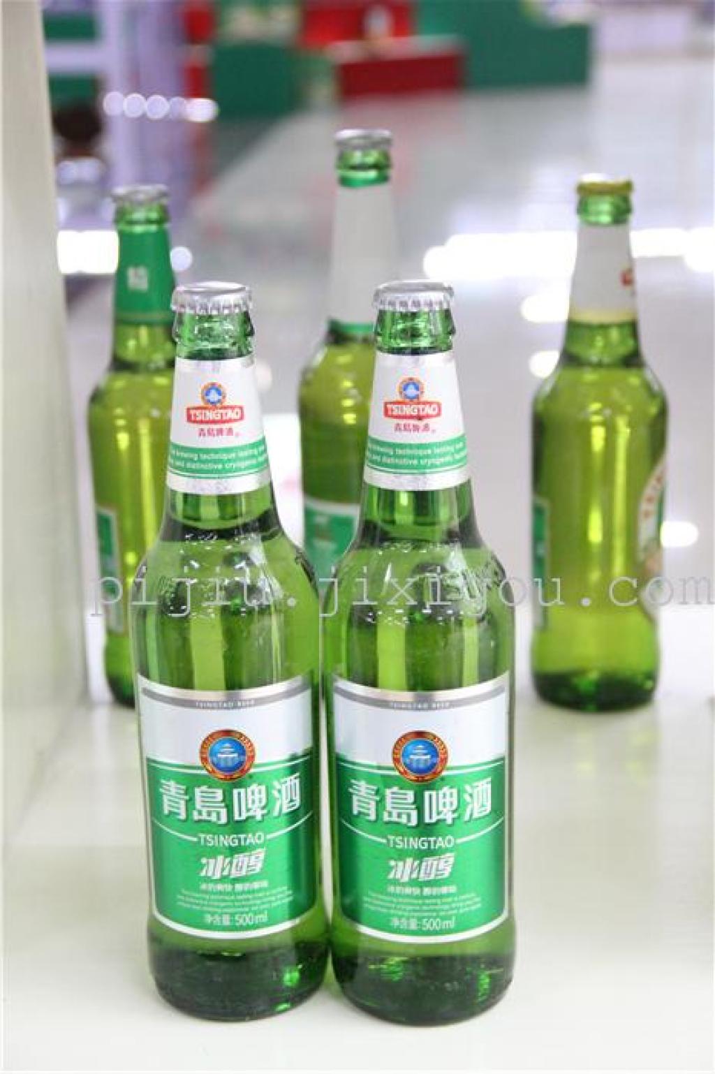 厂址:青岛市市北区登州路56号 厂家联系方式:4006800899 配料表:水、麦芽、大米啤酒花 储藏方法:常温 保质期:180 食品添加剂:无 产品名称:青岛 冰醇啤酒 500ml 体积(ml): 500包装数量: 1x12品牌: TSINGTAO/青岛啤酒系列: 冰醇啤酒 500ml按啤酒颜色选: 黄啤酒