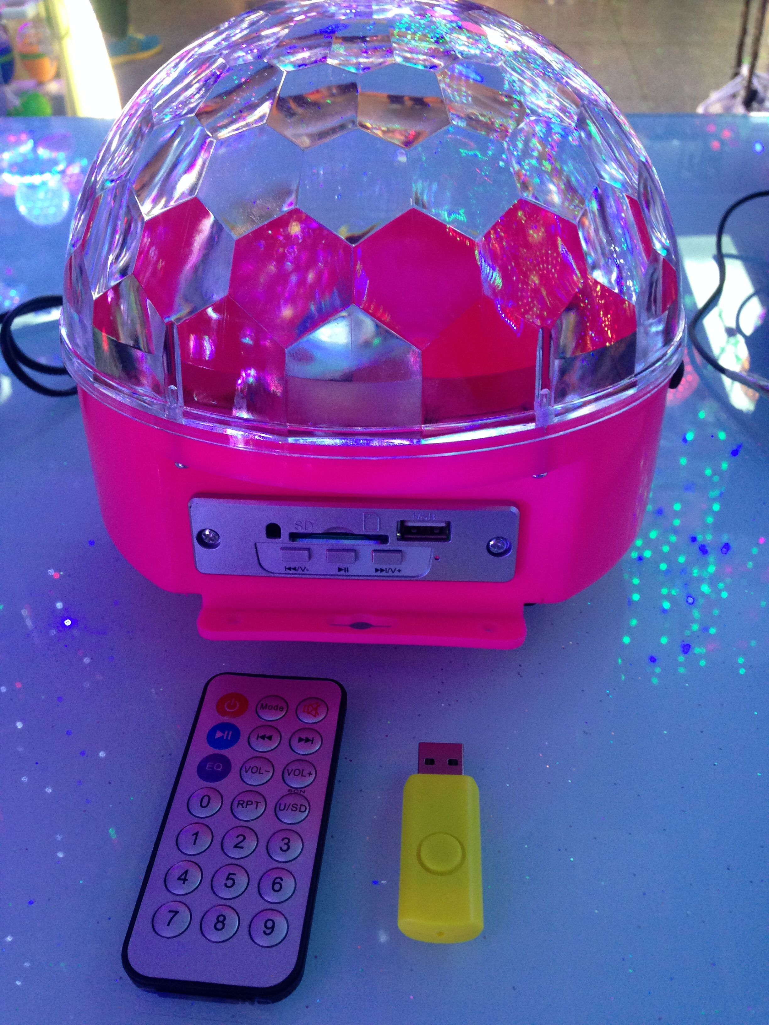 MP3水晶魔球  彩色外壳   LED舞台灯