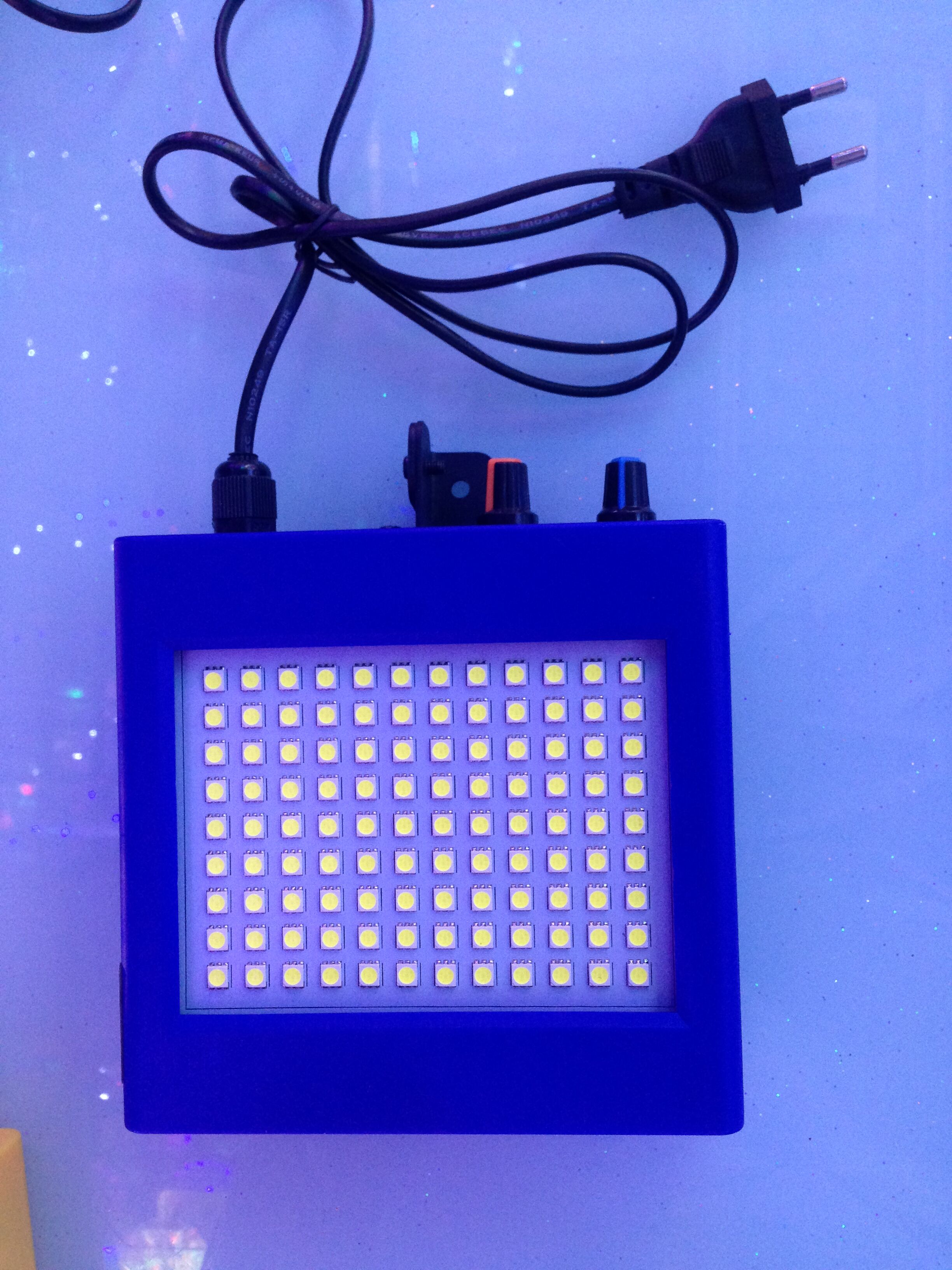 108粒贴片频闪  白光频闪   2015新款塑料机箱