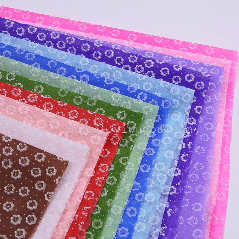 热销卡通花束包装材料 花店花束制作材料批发 发泡小梅花无纺布