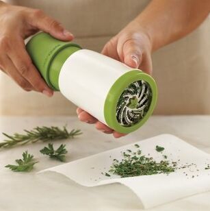 New TV multi-functional vegetable chopper, scallion cutter and garlic mashing machine pic 8