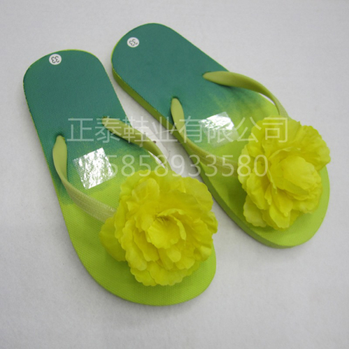 Customized Yellow Flower Ornament Women‘s Eva Flip Flops Wholesale