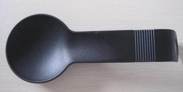 The new model has a nylon soup spoon rack shelf in stock pic 1