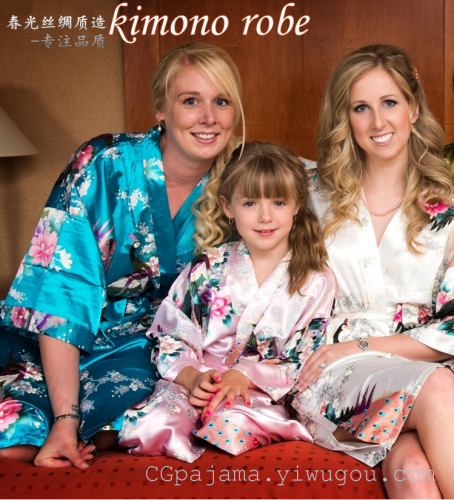 New Spring and Autumn Summer Artificial Silk Bathrobe Popular Pajamas Peacock Silk Nightgown