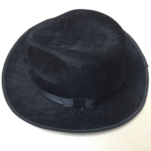 who sells top hats