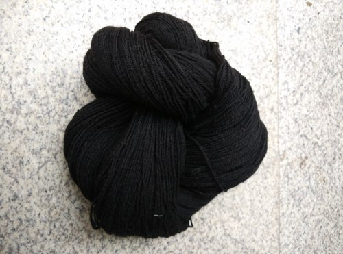 acrylic polyester peng body black yarn cashmere four-strand wool in stock wholesale