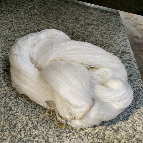 Factory Direct Acrylic White Yarn Cashmere Wool in Stock Wholesale