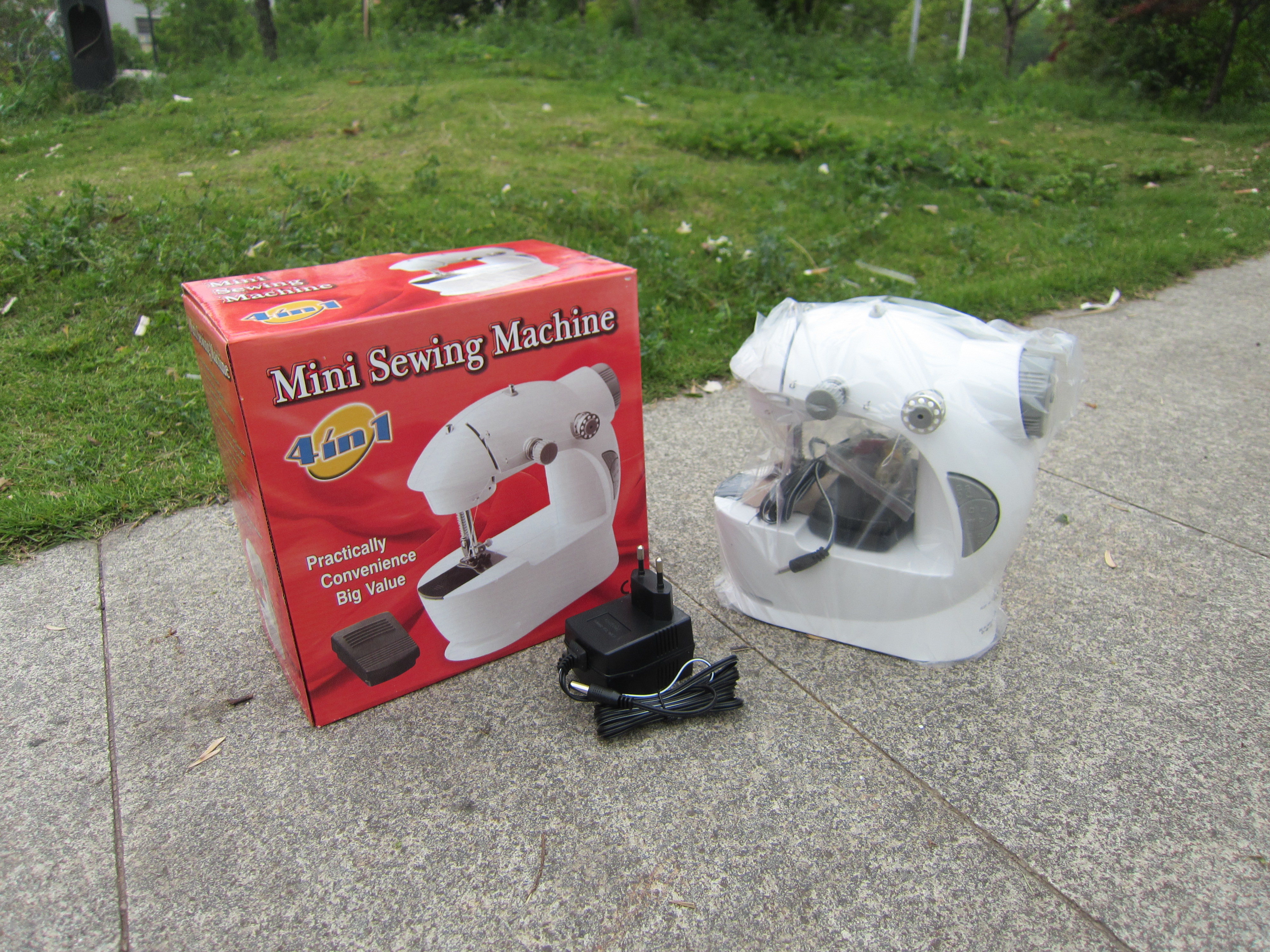 sewing machine 家用缝纫机手持小型多功能缝纫机