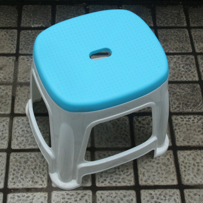 十元店货源 A903塑料双色小板凳 椭圆形彩色换