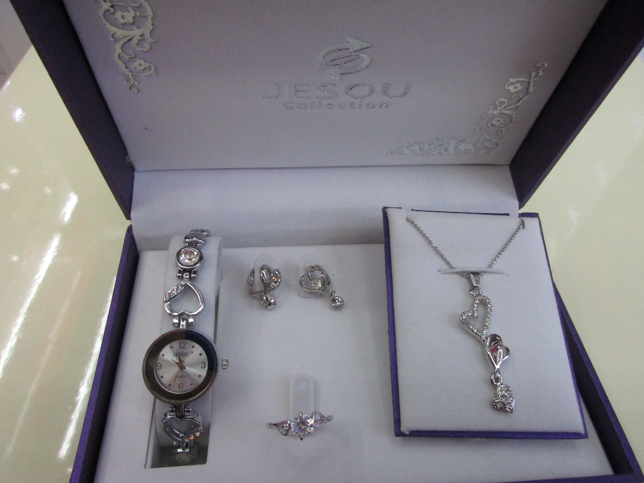 upscale lady necklace watch gift box