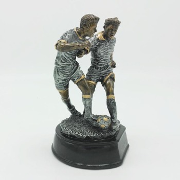 2016年新款 树脂工艺品 运动员抢球足球纪念奖
