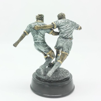 2016年新款 树脂工艺品 运动员抢球足球纪念奖