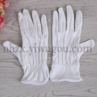 Three men and women white gloves and white gloves, gloves, ventilation and sun protection gloves, working gloves