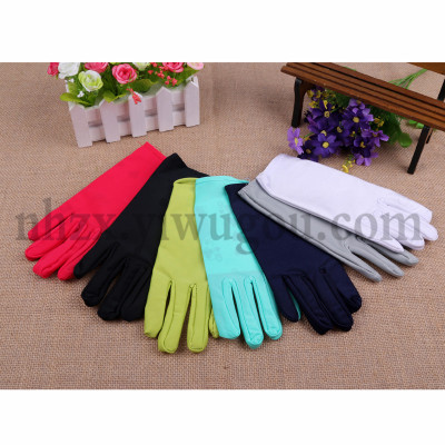 A male and female color wedding ceremony etiquette glove operal gloves