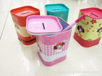 7.5*10.5普拉多马口铁方形存钱罐。可打开当笔