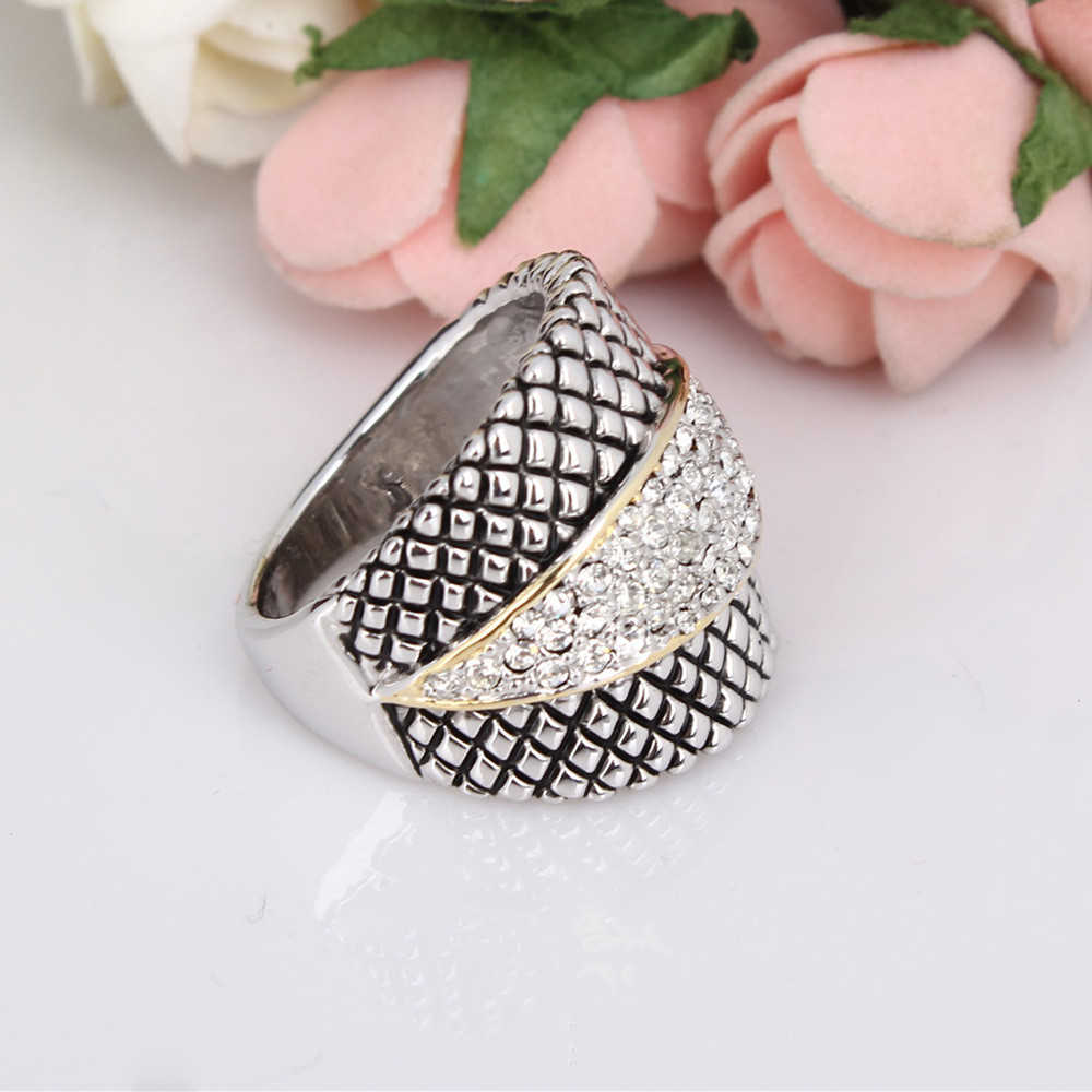 欧韩版高端大气上档次戒指，经典劲爆马眼款