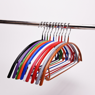 The new longhua semi-circular seamless plastic coat hanger multi-function magic anti-slip dry wet plastic coat hanger.