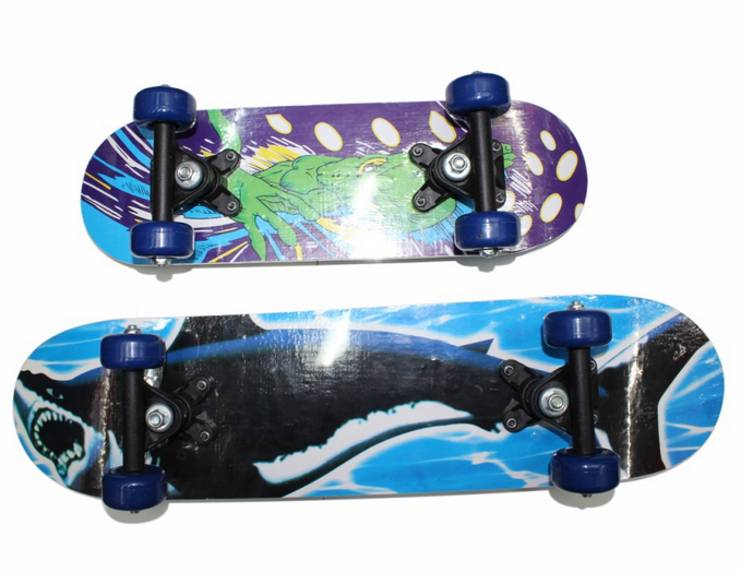 Children's four-wheel cartoon skateboard double warped 43CM thickened maple primary skateboard