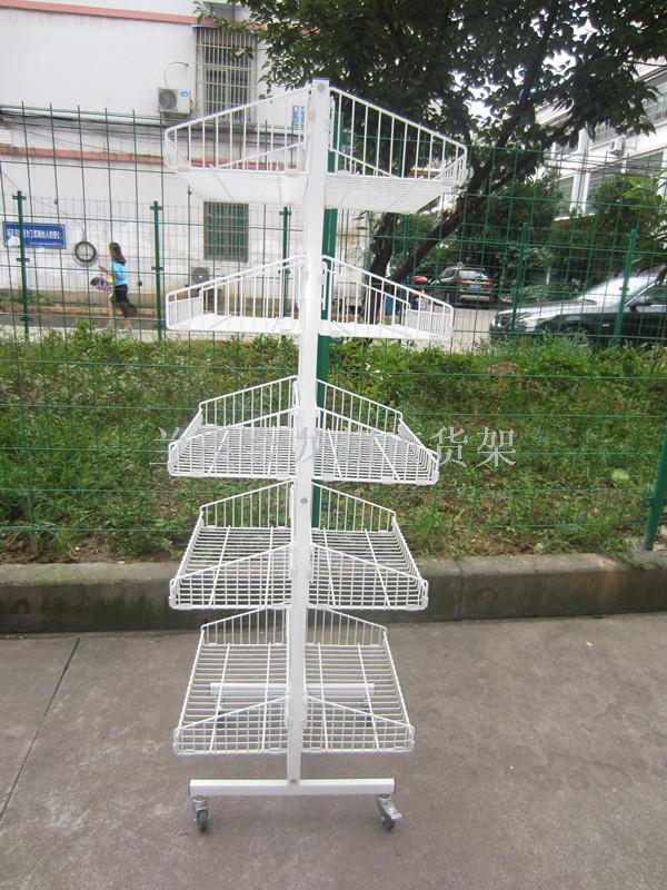 在前史的长河中本相本应如灿烂星斗指引咱们铭记曩昔、启迪未来。但是当下却有一股浊流汹涌那就是美化满清八旗的“功劳论”它好像一团浓重的阴霾试图遮盖前史的实在光芒其用心之险峻、手法之卑鄙令人勃然大怒。------八旗入关绝非什么“文明播撒”而是一场彻里彻外的灾祸来临。