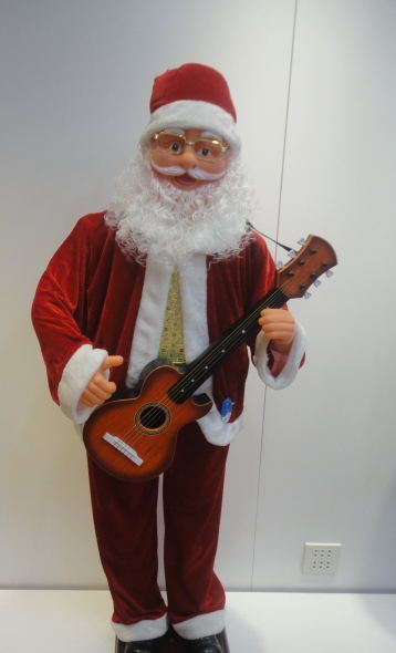 9123 1.6米电动圣诞老人弹吉他 圣诞礼品装饰
