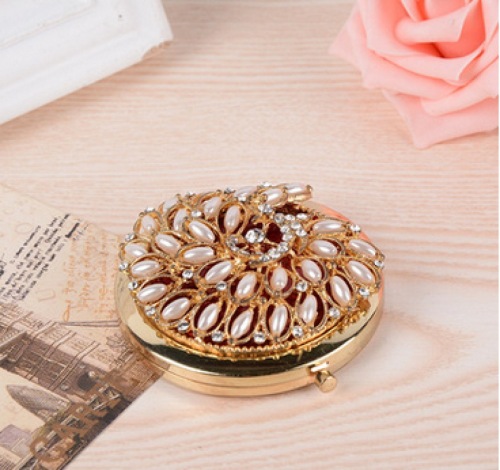 creative mirror， european style mirror， gold lucidoscope hollow， double-sided foldable， cosmetic mirror， mirror