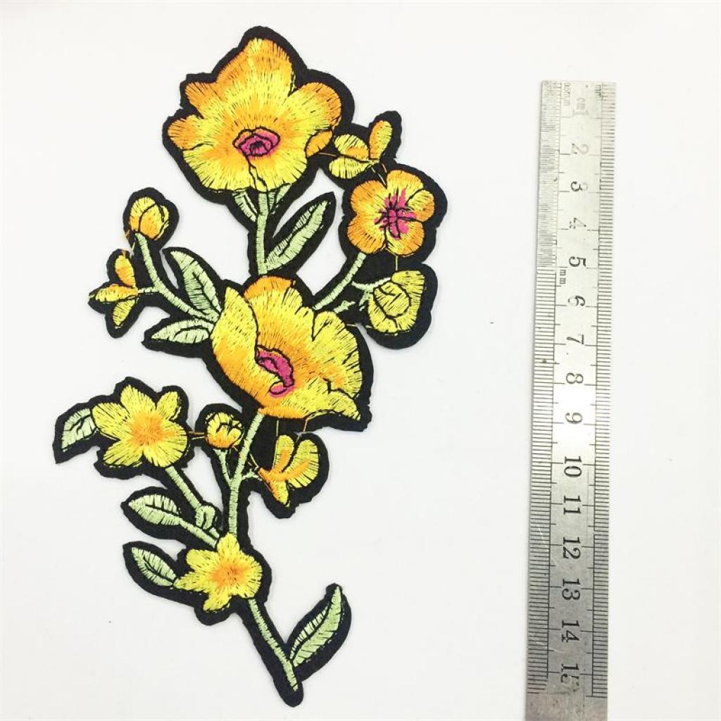服装辅料进口机刺绣玫瑰花布贴四色线绣贴