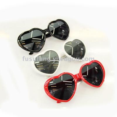 Love beautiful heart-shaped sunglasses sunglasses glasses 053-4