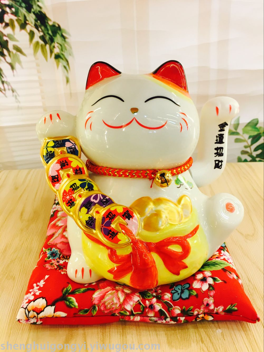 本店生产经营陶瓷塑料招财猫水杯存钱罐工艺品摆件义乌国际商贸城一区