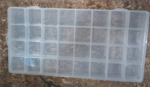 Factory Wholesale Green Plastic 32 Grid Transparent Storage Box