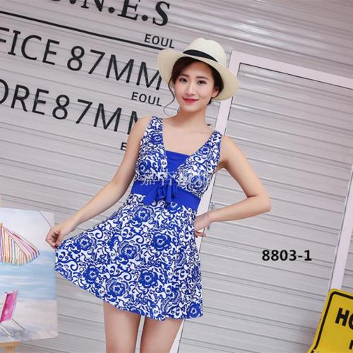 one-piece fashion swimsuit small chest gathered hot spring swimsuit female