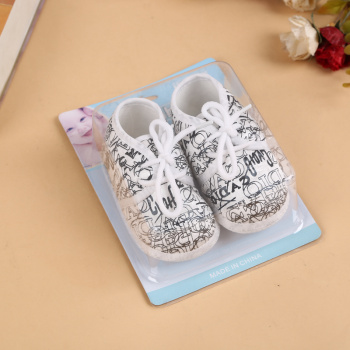 时尚潮流英文涂鸦婴儿学步鞋透气舒适宝宝鞋