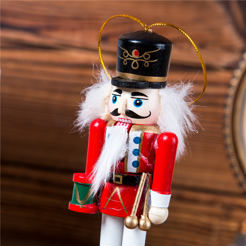 3ft wooden nutcracker