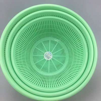 Use the rice sieve to wash rice sieve drain plastic pan kitchen supplies water basket wash fruit and vegetable basin