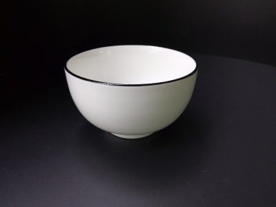 Ceramic bone China black edge 5.5 inch top European bowl.