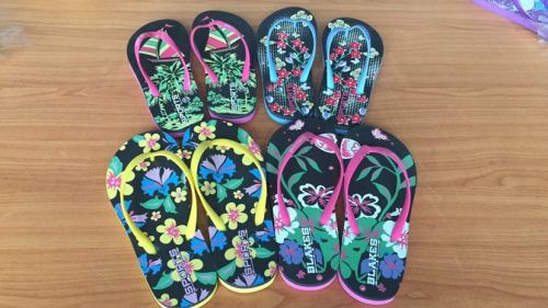 Various Patterns PE
Slippers in Stock