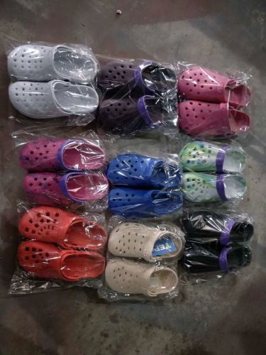 all kinds of different styles of tail garden shoes are processed at low prices