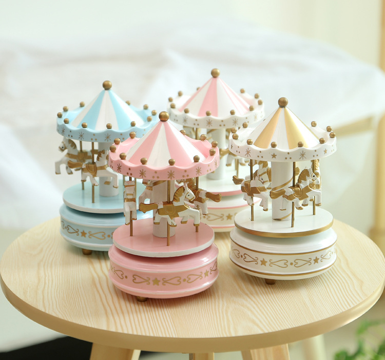 创意旋转木马音乐盒新款浪漫音乐情人节礼物