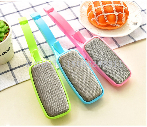 A2 colorful Rotatable Clothes Electrostatic Brush Hair Brush Magic Lint Brush Colorful Clothes Dusting Brush Hair Removal Brush